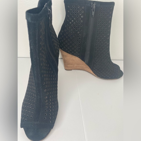 Carlos by Carlos Santana Black Wedge Ankle Boots - Picture 2 of 8
